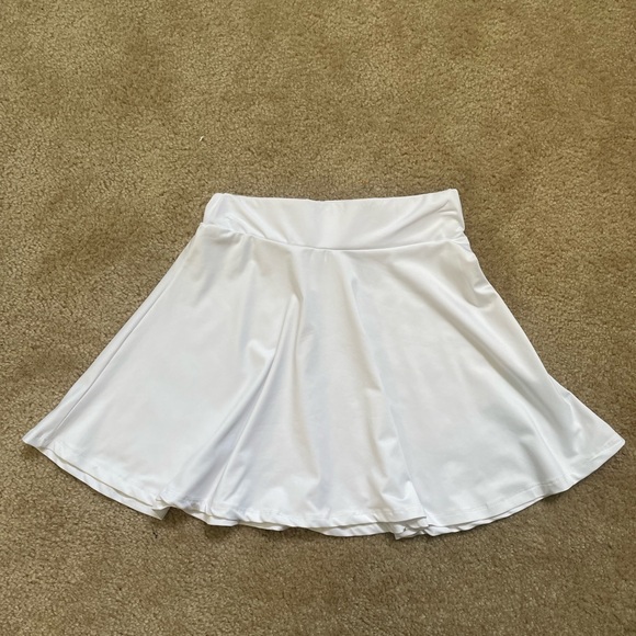 Old Navy Dresses & Skirts - Basic All White Mini Skirt